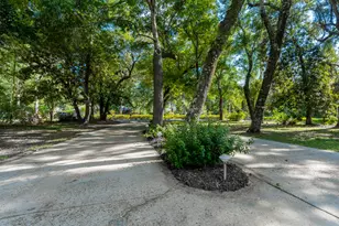 1013 Lake Dr, Niceville, FL 32578 - Photo 28