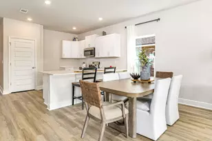 8118 Fox Hunt Dr, Milton, FL 32583 - Photo 2