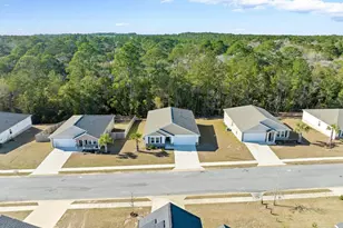 462 Whispering Creek Ave, Freeport, FL 32439 - Photo 2