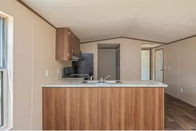 382 W Royal Palm Ave, Defuniak Springs, FL 32433 - Photo 8