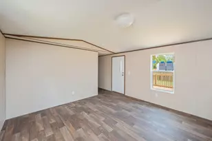 402 W Royal Palm Ave, Defuniak Springs, FL 32433 - Photo 10