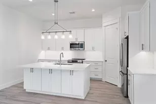 480 Arbour St, Defuniak Springs, FL 32433 - Photo 2