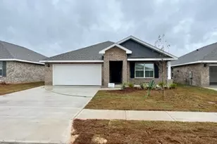 4733 Airmen Dr, Crestview, FL 32539 - Photo 2