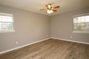 315 NE Sudduth Circle NE, Fort Walton Beach, FL 32548 - Photo 2