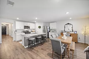 211 Laurel Hl St, Crestview, FL 32539 - Photo 8