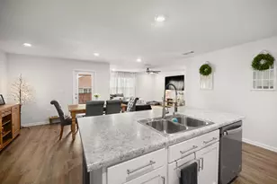 211 Laurel Hl St, Crestview, FL 32539 - Photo 16