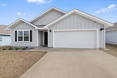 211 Laurel Hill Street, Crestview, FL 32539 - Photo 4