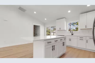 84 W Oleander Avenue W, Defuniak Springs, FL 32433 - Photo 14