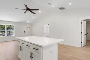 84 W Oleander Ave W, Defuniak Springs, FL 32433 - Photo 12