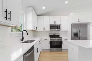 84 W Oleander Ave W, Defuniak Springs, FL 32433 - Photo 8