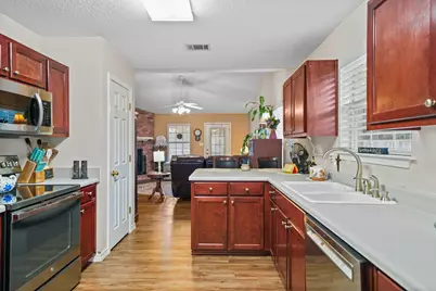 5315 Ten Point Drive, Crestview, FL 32539 - Photo 8