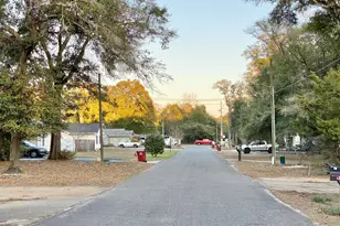 309 Springwood Cir, Crestview, FL 32536 - Photo 6
