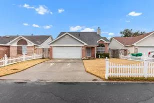 928 Village Ln, Fort Walton Beach, FL 32547 - Photo 1