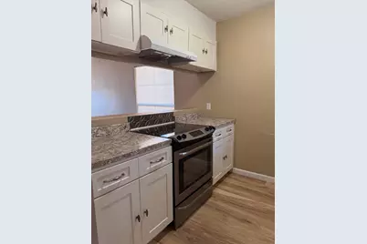 607 W Sunset Boulevard W #A, Fort Walton Beach, FL 32547 - Photo 4