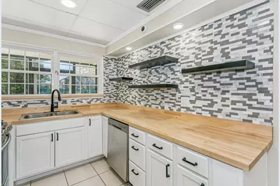 123 SW Robinwood Drive SW, Fort Walton Beach, FL 32548 - Photo 4