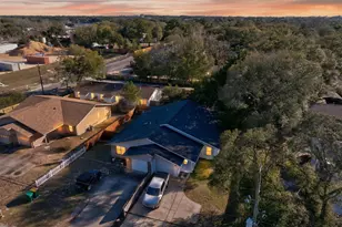 67 NW Lincoln Dr NW, Fort Walton Beach, FL 32547 - Photo 2