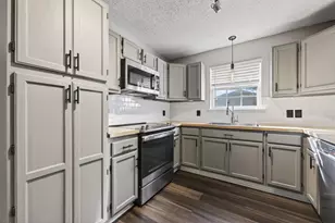 322 Strawbridge Dr, Crestview, FL 32539 - Photo 16