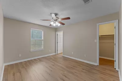 8484 Barrancas Street, Navarre, FL 32566 - Photo 20