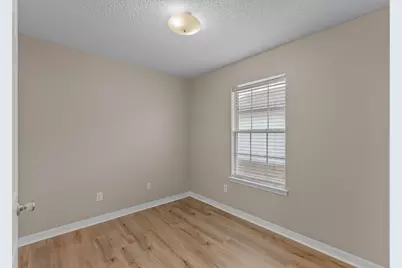 8484 Barrancas Street, Navarre, FL 32566 - Photo 16