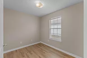 8484 Barrancas St, Navarre, FL 32566 - Photo 16