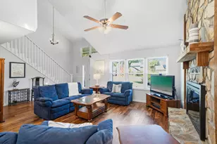 1058 E Troon Dr E, Niceville, FL 32578 - Photo 12