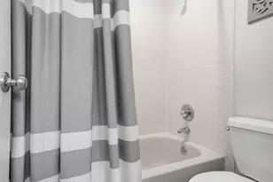 1058 E Troon Dr E, Niceville, FL 32578 - Photo 26