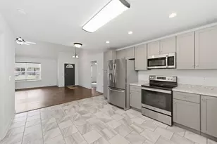 402 Serene Ct, Crestview, FL 32539 - Photo 2