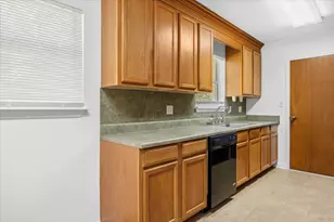 922 Montclair Rd, Pensacola, FL 32505 - Photo 10