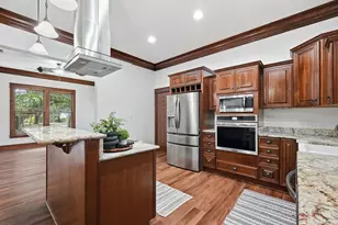 5128 Soundside Dr, Gulf Breeze, FL 32563 - Photo 2