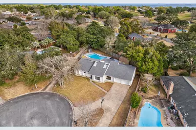 4 Palm Springs Court, Shalimar, FL 32579 - Photo 2