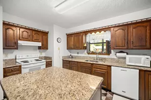 2024 Bayshore Dr, Niceville, FL 32578 - Photo 18