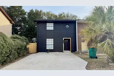 137 Valencia Drive, Fort Walton Beach, FL 32547 - Photo 1