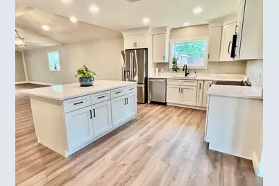 16 N 1st Street N, Defuniak Springs, FL 32433 - Photo 4