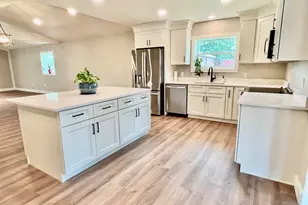 16 N 1st Street N, Defuniak Springs, FL 32433 - Photo 4