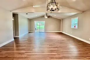 16 N 1st Street N, Defuniak Springs, FL 32433 - Photo 10