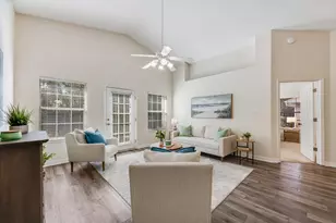 1013 Freeport Ct, Mary Esther, FL 32569 - Photo 4