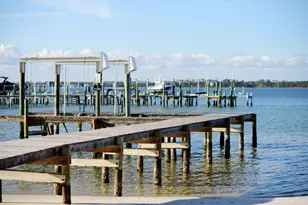 1444 Homeport Dr, Navarre, FL 32566 - Photo 8