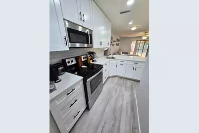 11 NW Poulton Drive NW #UNIT E, Fort Walton Beach, FL 32548 - Photo 4