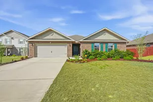 365 Merlin Ct, Crestview, FL 32539 - Photo 2