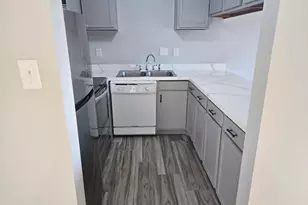 308 SW Miracle Strip Pkwy Parkway SW, Fort Walton Beach, FL 32548 - Photo 4