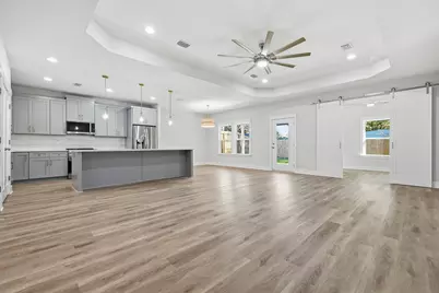 717 Hazel Drive, Fort Walton Beach, FL 32547 - Photo 2