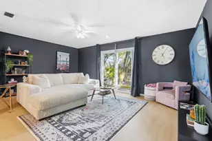 208 Cloverdale Blvd, Fort Walton Beach, FL 32547 - Photo 4