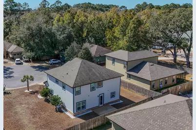 22 Sawyer Court, Freeport, FL 32439 - Photo 4