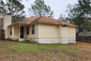 305 Ashley Dr, Crestview, FL 32536 - Photo 6