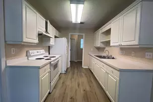 240 Westview Dr, Crestview, FL 32536 - Photo 2