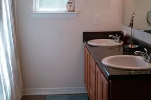 2421 Duncan Ridge Dr, Navarre, FL 32566 - Photo 8