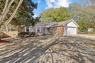 204 Southview Dr, Crestview, FL 32536 - Photo 2