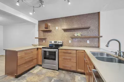 800 Bay Drive #APT 05, Niceville, FL 32578 - Photo 4