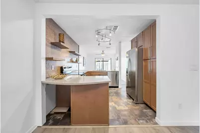 800 Bay Drive #APT 05, Niceville, FL 32578 - Photo 6