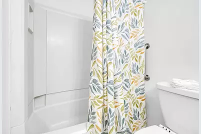 800 Bay Drive #APT 05, Niceville, FL 32578 - Photo 34